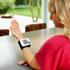 Omron RS4 Handgelenk Blutdruckmessgerät Hem-6181-D, 1 St